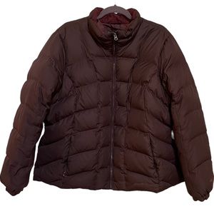 Eddie Bauer Women's Puffer Jacket - Dark burgundy